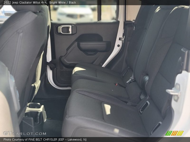 Bright White / Black 2022 Jeep Gladiator Willys 4x4