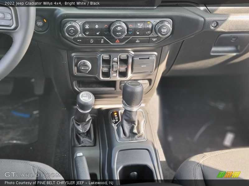 Bright White / Black 2022 Jeep Gladiator Willys 4x4