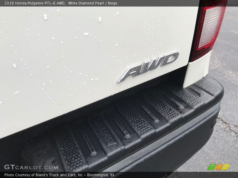 White Diamond Pearl / Beige 2018 Honda Ridgeline RTL-E AWD