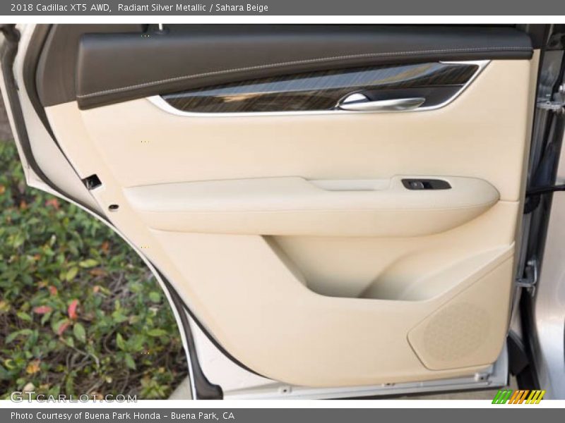 Radiant Silver Metallic / Sahara Beige 2018 Cadillac XT5 AWD