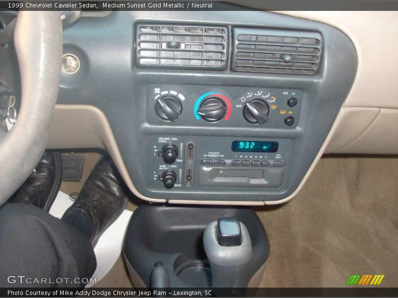 Medium Sunset Gold Metallic / Neutral 1999 Chevrolet Cavalier Sedan