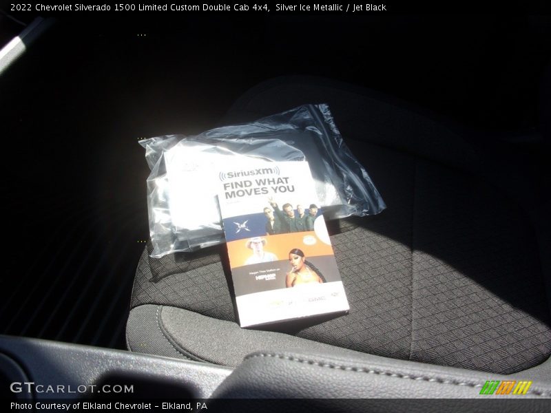 Silver Ice Metallic / Jet Black 2022 Chevrolet Silverado 1500 Limited Custom Double Cab 4x4