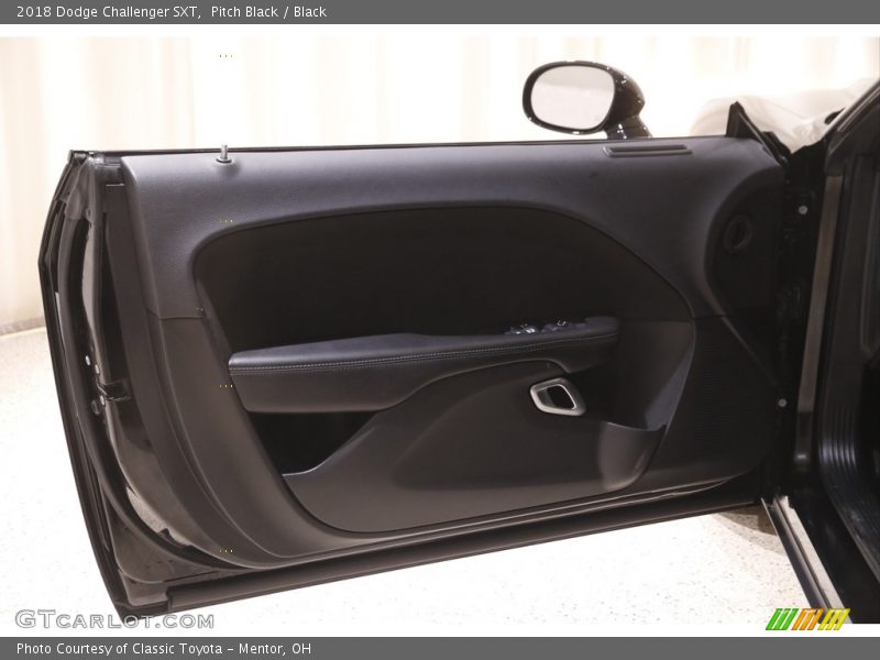 Pitch Black / Black 2018 Dodge Challenger SXT