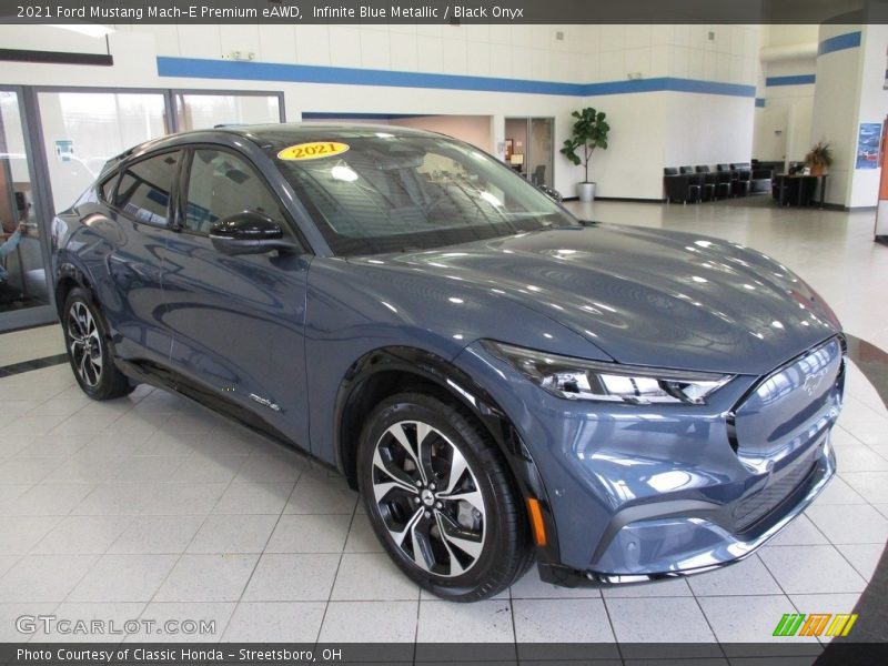 Front 3/4 View of 2021 Mustang Mach-E Premium eAWD