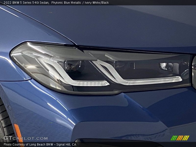 Phytonic Blue Metallic / Ivory White/Black 2022 BMW 5 Series 540i Sedan