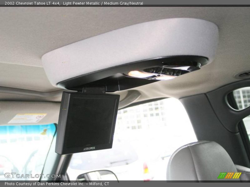 Light Pewter Metallic / Medium Gray/Neutral 2002 Chevrolet Tahoe LT 4x4