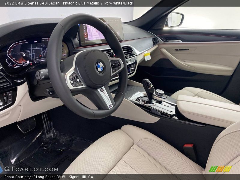 Front Seat of 2022 5 Series 540i Sedan