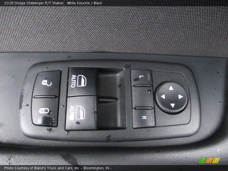 White Knuckle / Black 2018 Dodge Challenger R/T Shaker