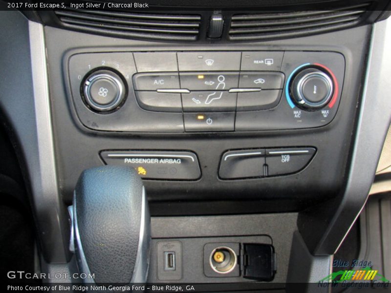Ingot Silver / Charcoal Black 2017 Ford Escape S