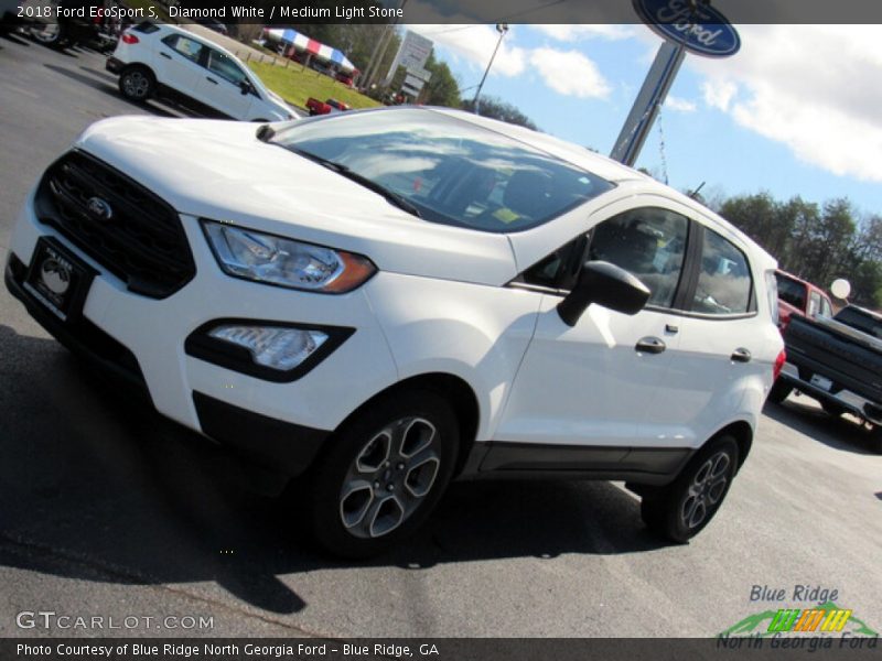 Diamond White / Medium Light Stone 2018 Ford EcoSport S