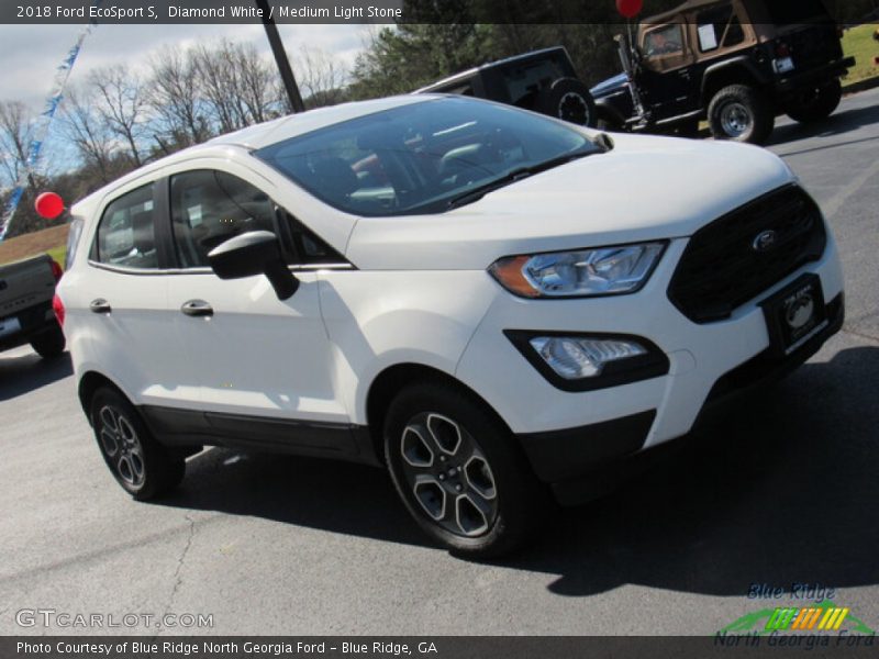 Diamond White / Medium Light Stone 2018 Ford EcoSport S