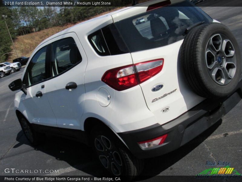 Diamond White / Medium Light Stone 2018 Ford EcoSport S