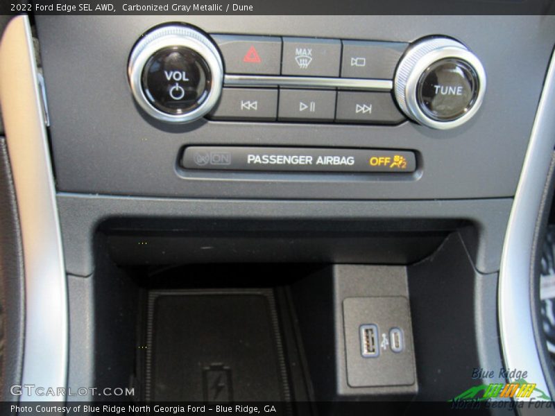 Carbonized Gray Metallic / Dune 2022 Ford Edge SEL AWD