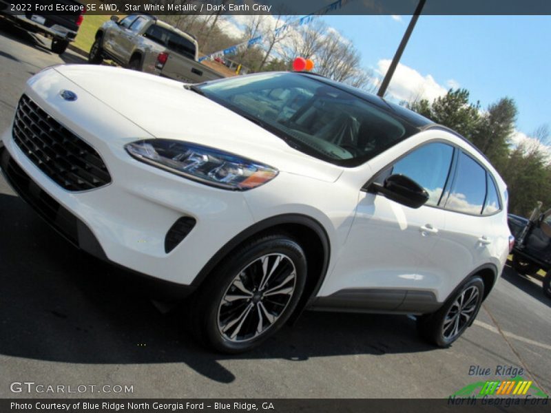 Star White Metallic / Dark Earth Gray 2022 Ford Escape SE 4WD