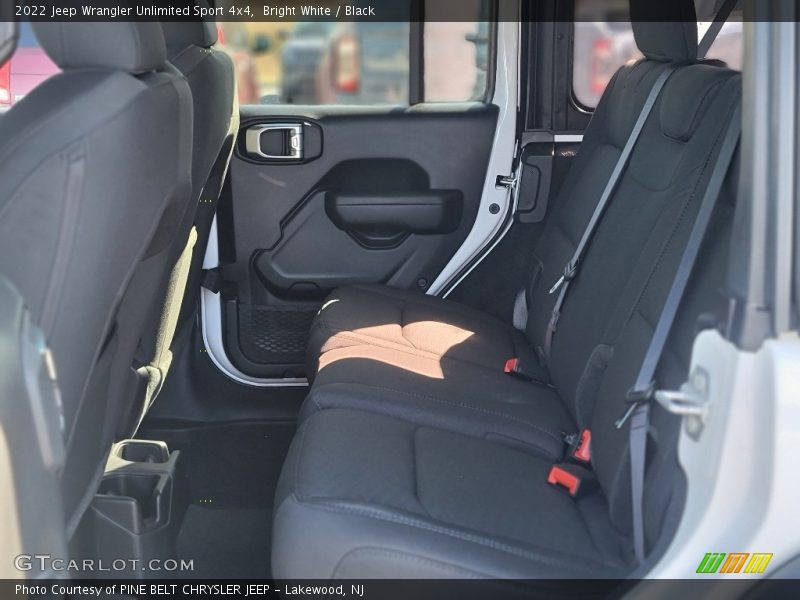 Bright White / Black 2022 Jeep Wrangler Unlimited Sport 4x4
