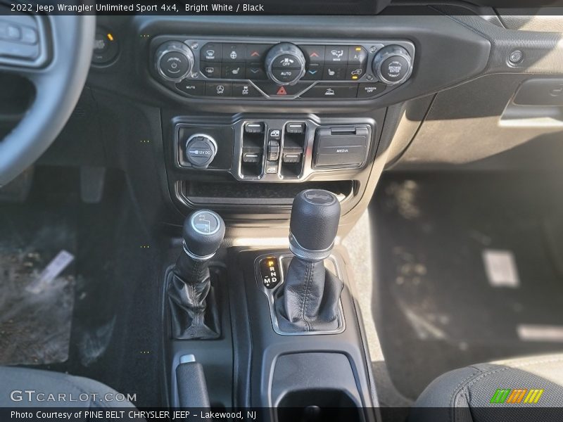 Bright White / Black 2022 Jeep Wrangler Unlimited Sport 4x4