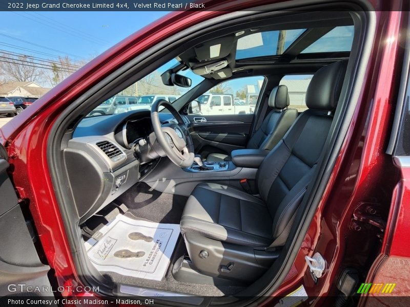 Velvet Red Pearl / Black 2022 Jeep Grand Cherokee Limited 4x4