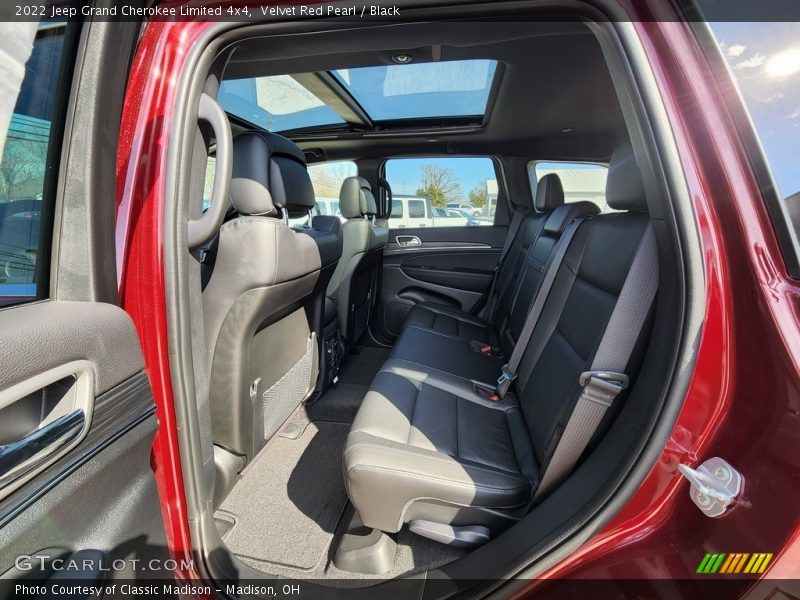 Velvet Red Pearl / Black 2022 Jeep Grand Cherokee Limited 4x4