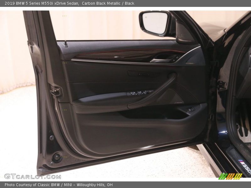 Carbon Black Metallic / Black 2019 BMW 5 Series M550i xDrive Sedan