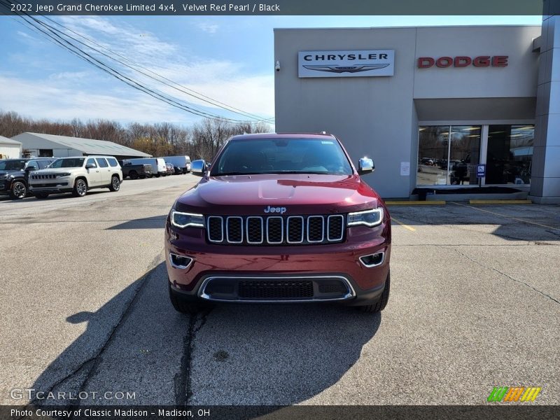 Velvet Red Pearl / Black 2022 Jeep Grand Cherokee Limited 4x4