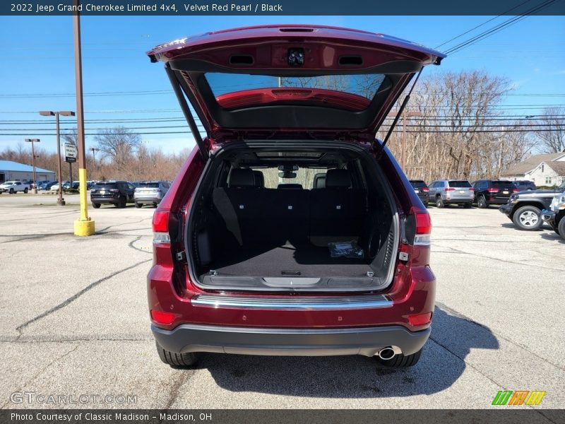 Velvet Red Pearl / Black 2022 Jeep Grand Cherokee Limited 4x4