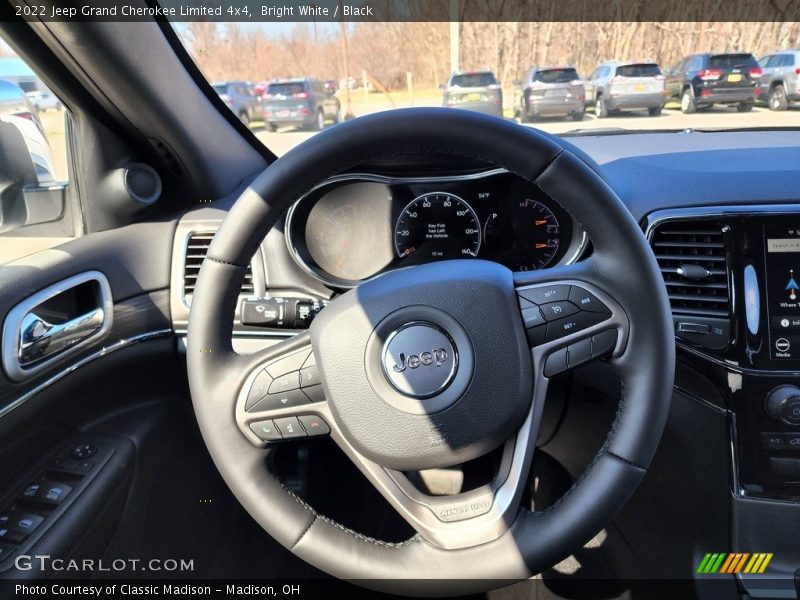 Bright White / Black 2022 Jeep Grand Cherokee Limited 4x4