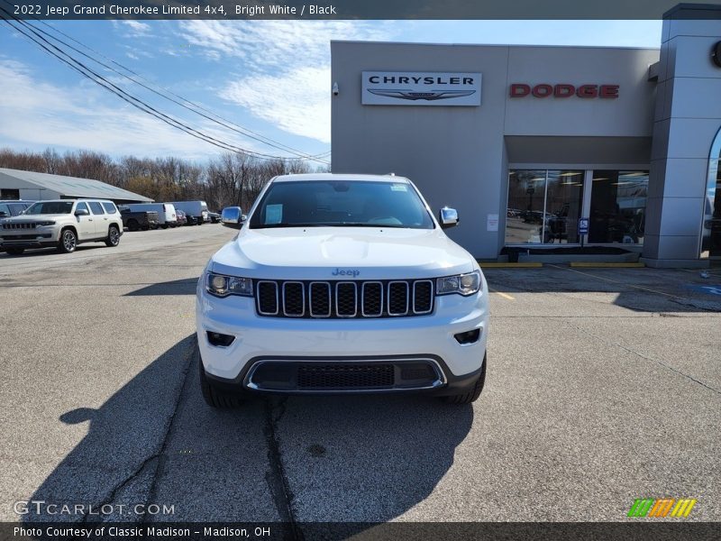 Bright White / Black 2022 Jeep Grand Cherokee Limited 4x4