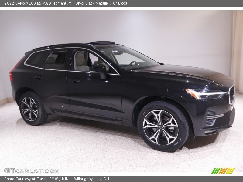  2022 XC60 B5 AWD Momentum Onyx Black Metallic