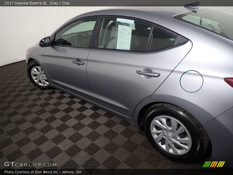 Gray / Gray 2017 Hyundai Elantra SE