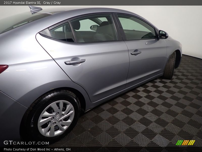 Gray / Gray 2017 Hyundai Elantra SE