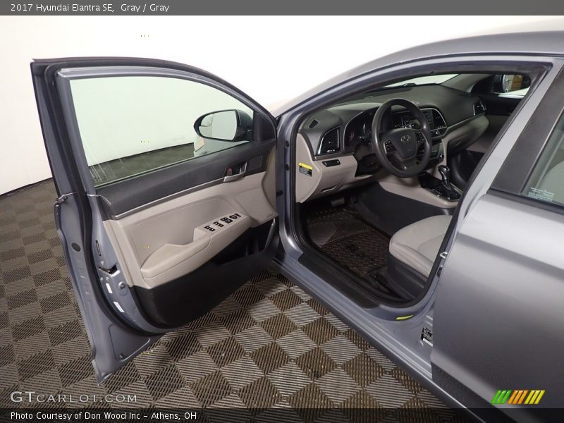 Gray / Gray 2017 Hyundai Elantra SE