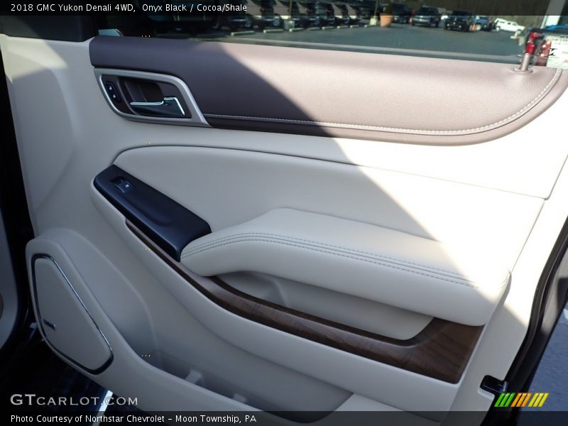 Onyx Black / Cocoa/Shale 2018 GMC Yukon Denali 4WD