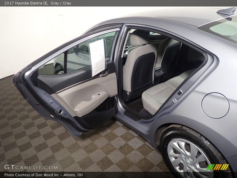 Gray / Gray 2017 Hyundai Elantra SE