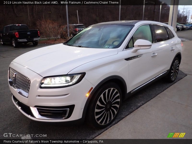 Front 3/4 View of 2019 Nautilus Black Label AWD