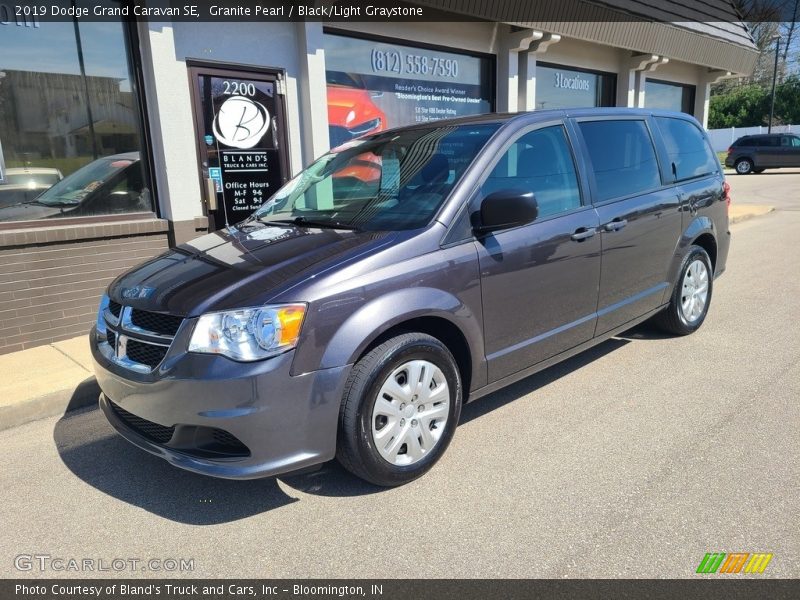 Granite Pearl / Black/Light Graystone 2019 Dodge Grand Caravan SE