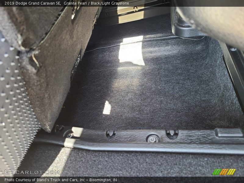 Granite Pearl / Black/Light Graystone 2019 Dodge Grand Caravan SE
