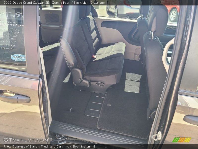 Granite Pearl / Black/Light Graystone 2019 Dodge Grand Caravan SE