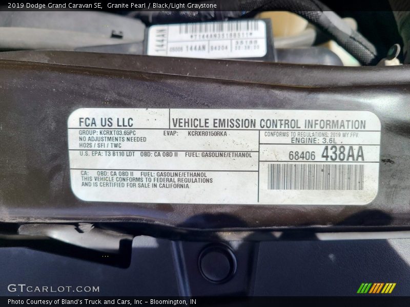 Granite Pearl / Black/Light Graystone 2019 Dodge Grand Caravan SE