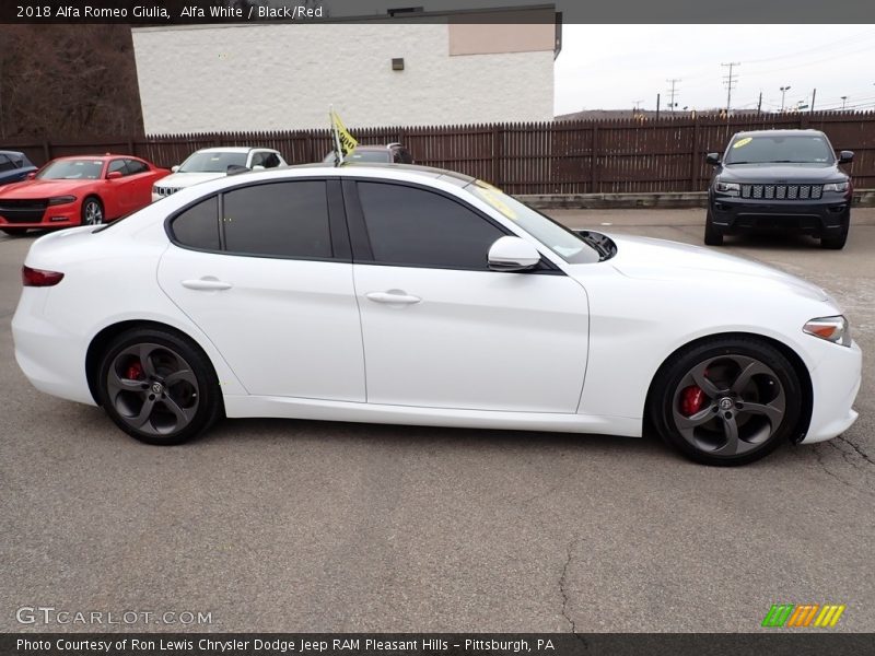 Alfa White / Black/Red 2018 Alfa Romeo Giulia