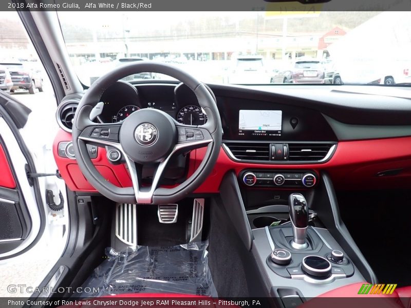 Alfa White / Black/Red 2018 Alfa Romeo Giulia