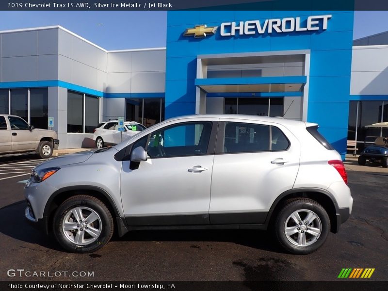 Silver Ice Metallic / Jet Black 2019 Chevrolet Trax LS AWD