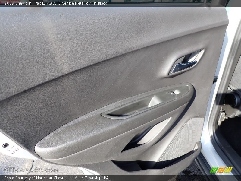 Silver Ice Metallic / Jet Black 2019 Chevrolet Trax LS AWD