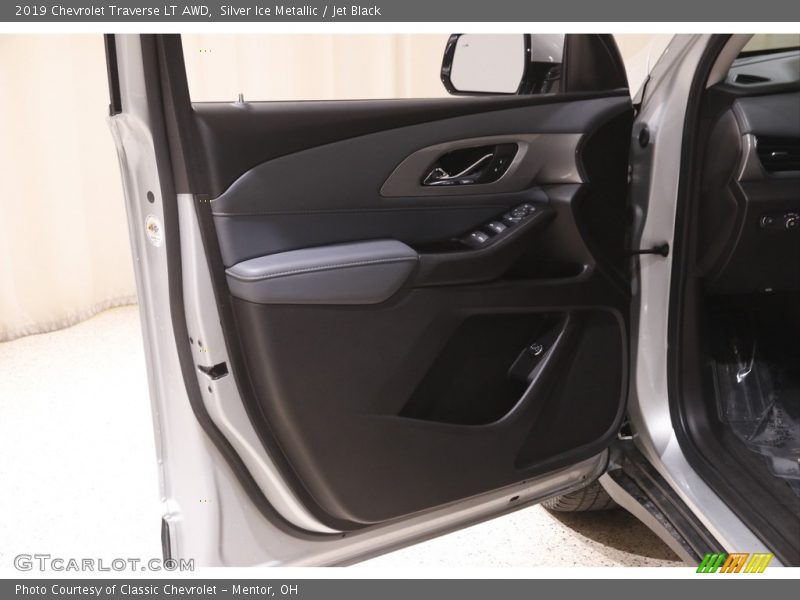 Silver Ice Metallic / Jet Black 2019 Chevrolet Traverse LT AWD