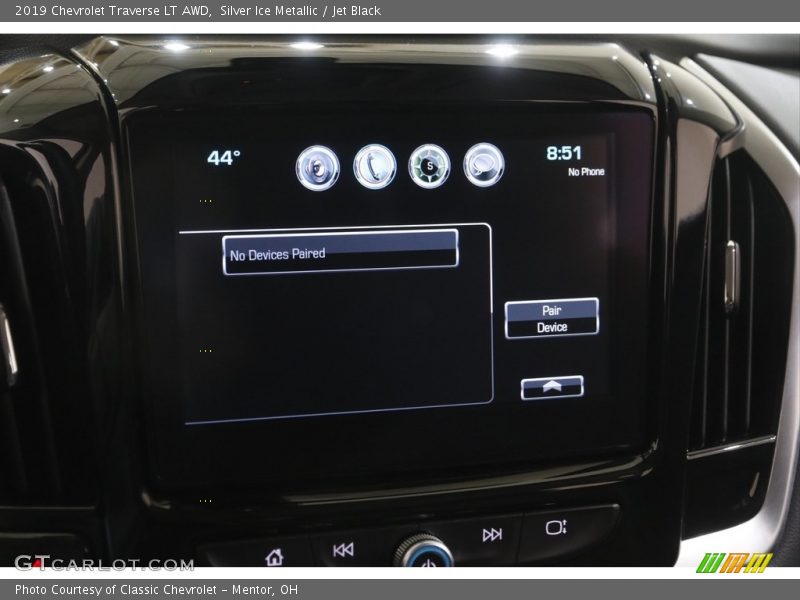 Silver Ice Metallic / Jet Black 2019 Chevrolet Traverse LT AWD