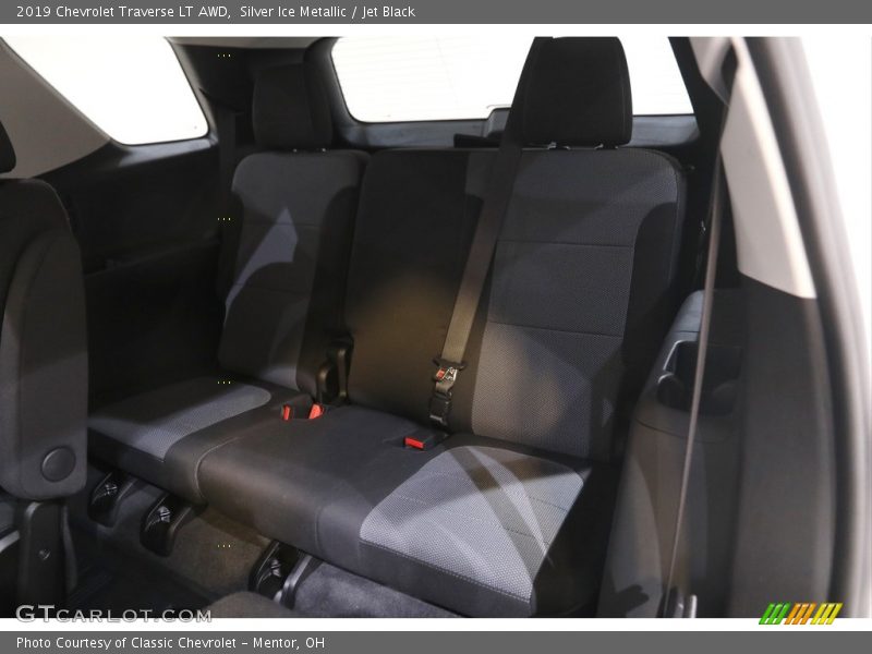 Silver Ice Metallic / Jet Black 2019 Chevrolet Traverse LT AWD