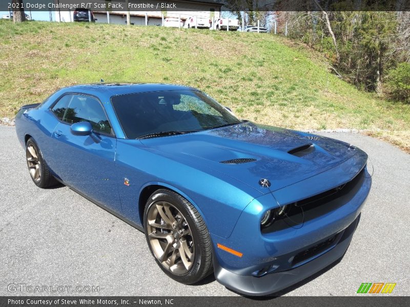 Front 3/4 View of 2021 Challenger R/T Scat Pack