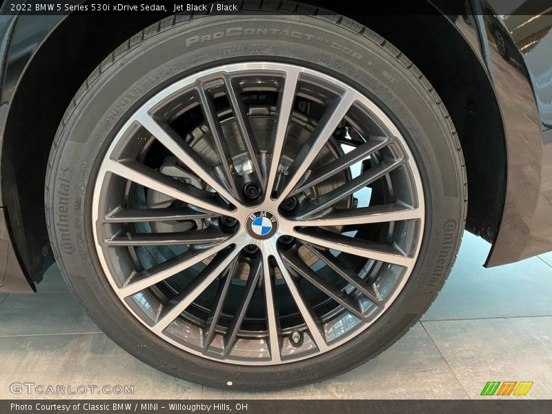 Jet Black / Black 2022 BMW 5 Series 530i xDrive Sedan