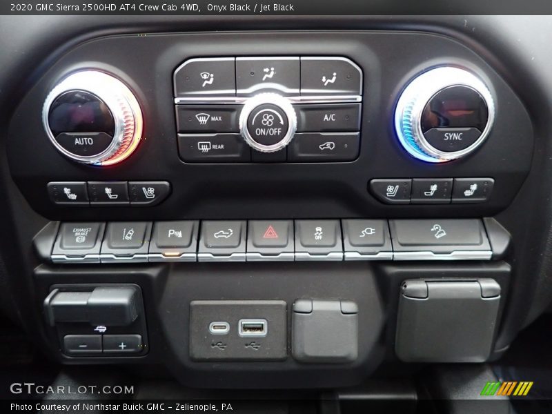 Onyx Black / Jet Black 2020 GMC Sierra 2500HD AT4 Crew Cab 4WD