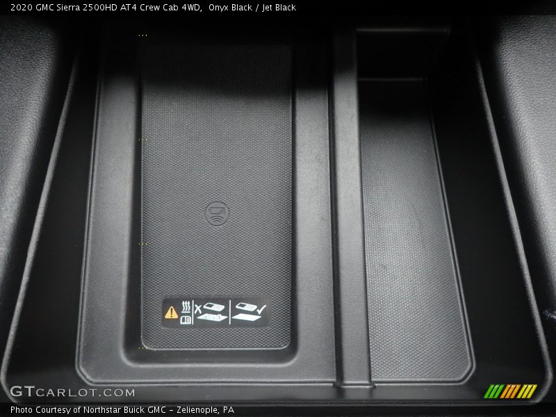 Onyx Black / Jet Black 2020 GMC Sierra 2500HD AT4 Crew Cab 4WD