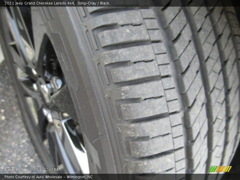 Sting-Gray / Black 2021 Jeep Grand Cherokee Laredo 4x4